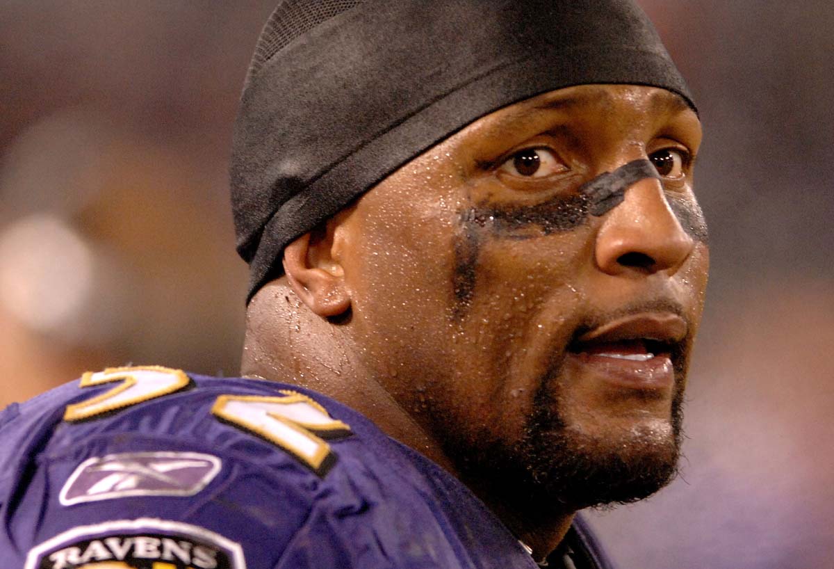 Ray Lewis is pictured as time winds down in the Ravens' 21-7 loss to t...