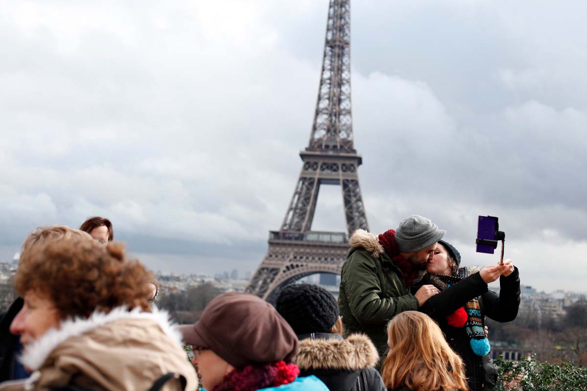 valentines day france tradition