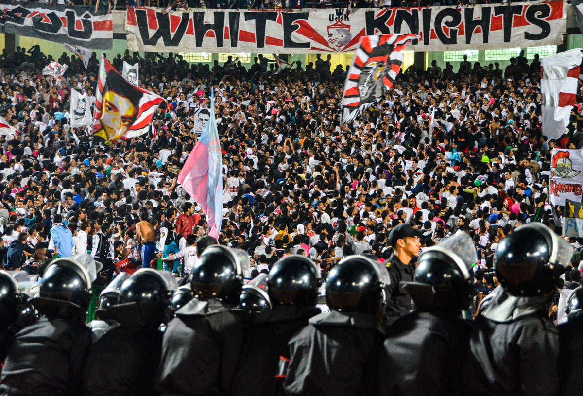 Résultat de recherche d'images pour "ultras white knights"