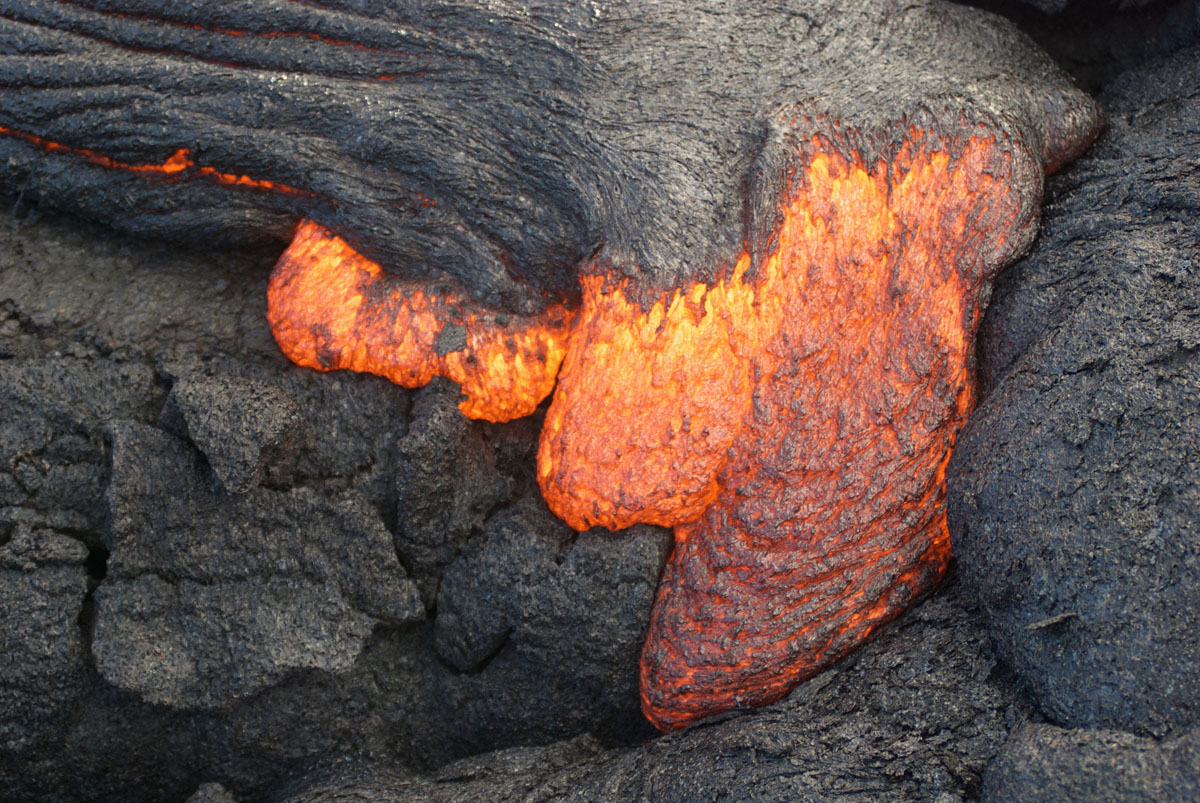 lava-flow-in-hawaii-s-volcanoes-national-park