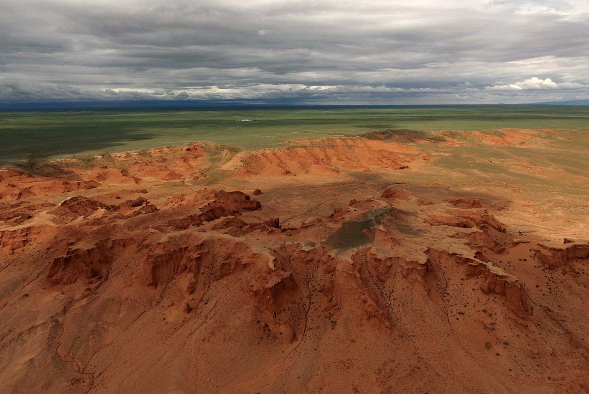 Disappearing dinosaur fossils in the Gobi desert