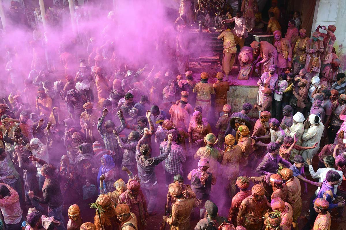 holi festival month