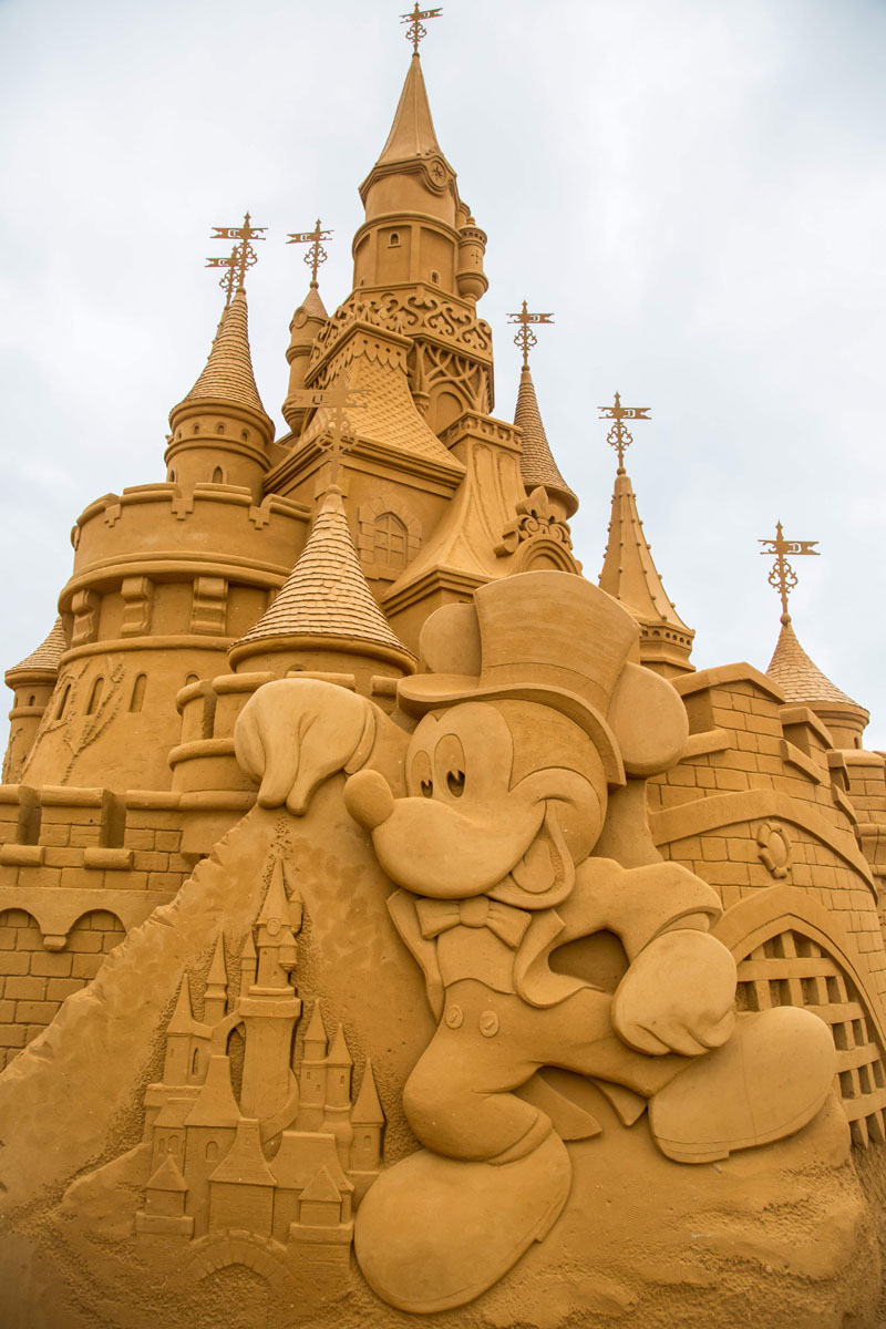 BELGIUMARTSCULPTURESANDDISNEY