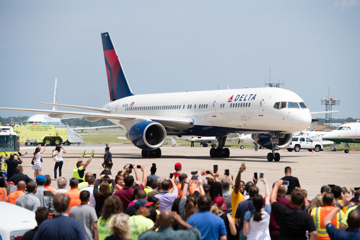 Cavaliers return home with Cleveland’s first title in 52 years